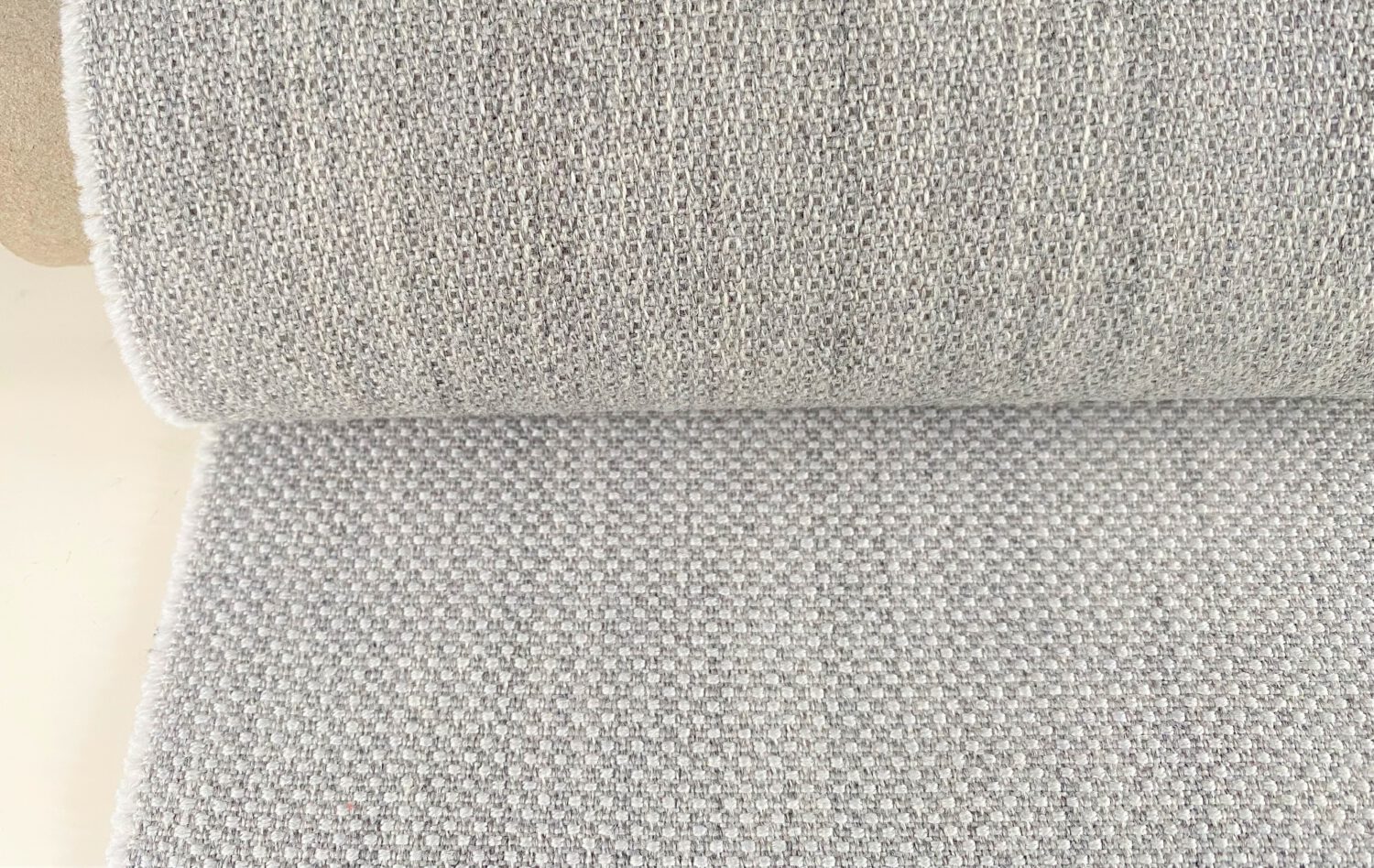 Kvadrat Fiord 121 licht grijs