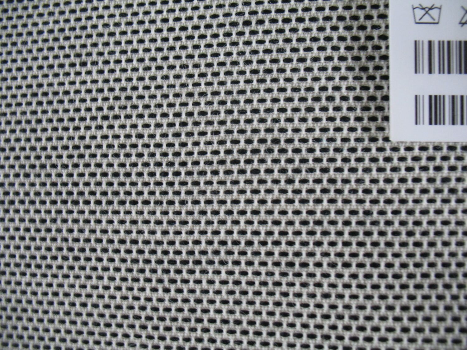 Kvadrat Basel 129 crème zwart