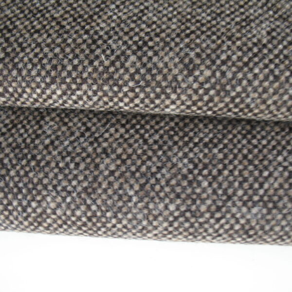 Bute Fabrics Tweed 3513 Wolf bruin zwart