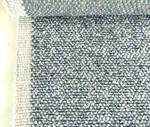 Kvadrat Sahco Moss 010 blauw creme grijs bouclé